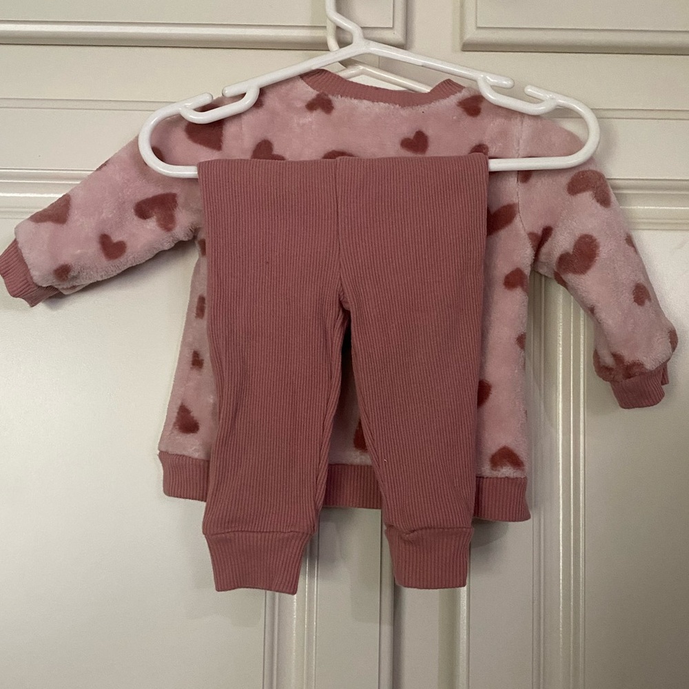 Nicole Miller NY, 2 pc warm up suit,6/9 Months, Rose tone colors w/hearts.